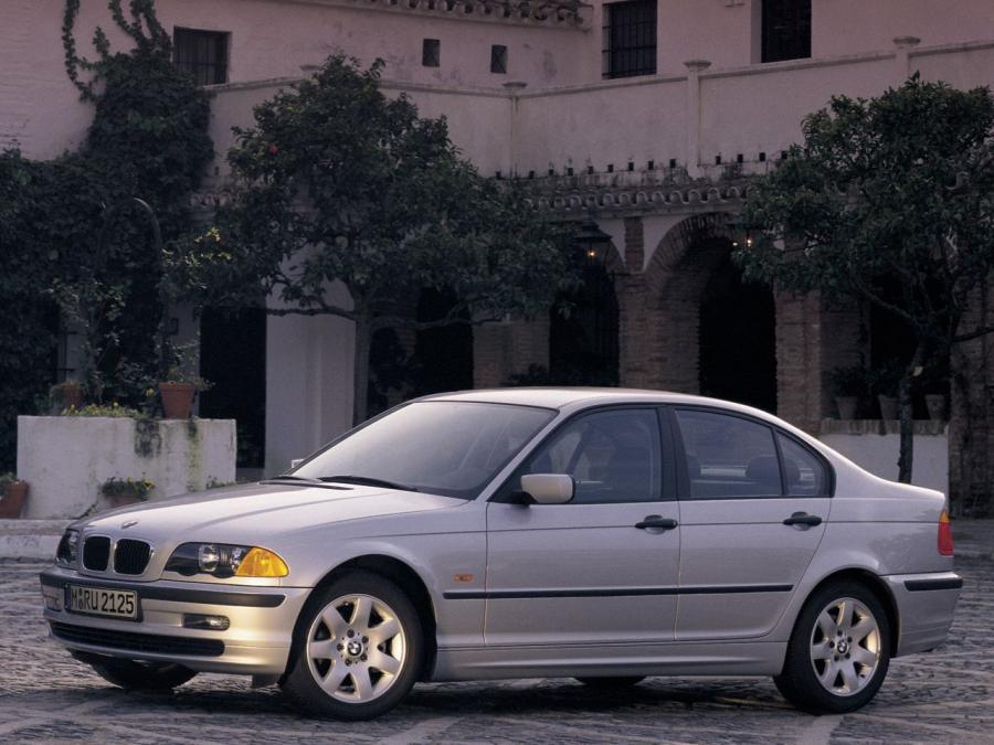  BMW 328i Sedan 1998 года  (фото 8 из 18)